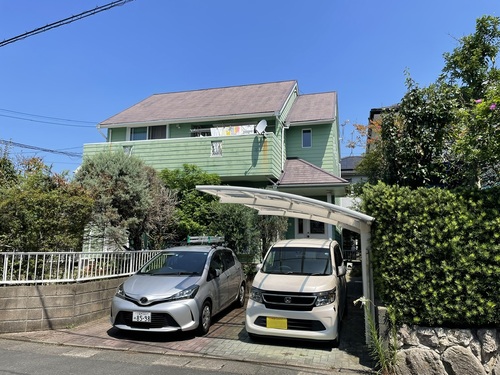 名付けてピスタチオ色の戸建て、とてもオシャレな配色です。